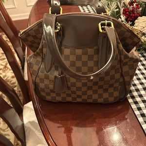 COPY - LV bag very good condition